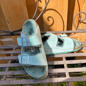 SOLD‼️Birkenstock Arizona Turquoise Shearling Sandals